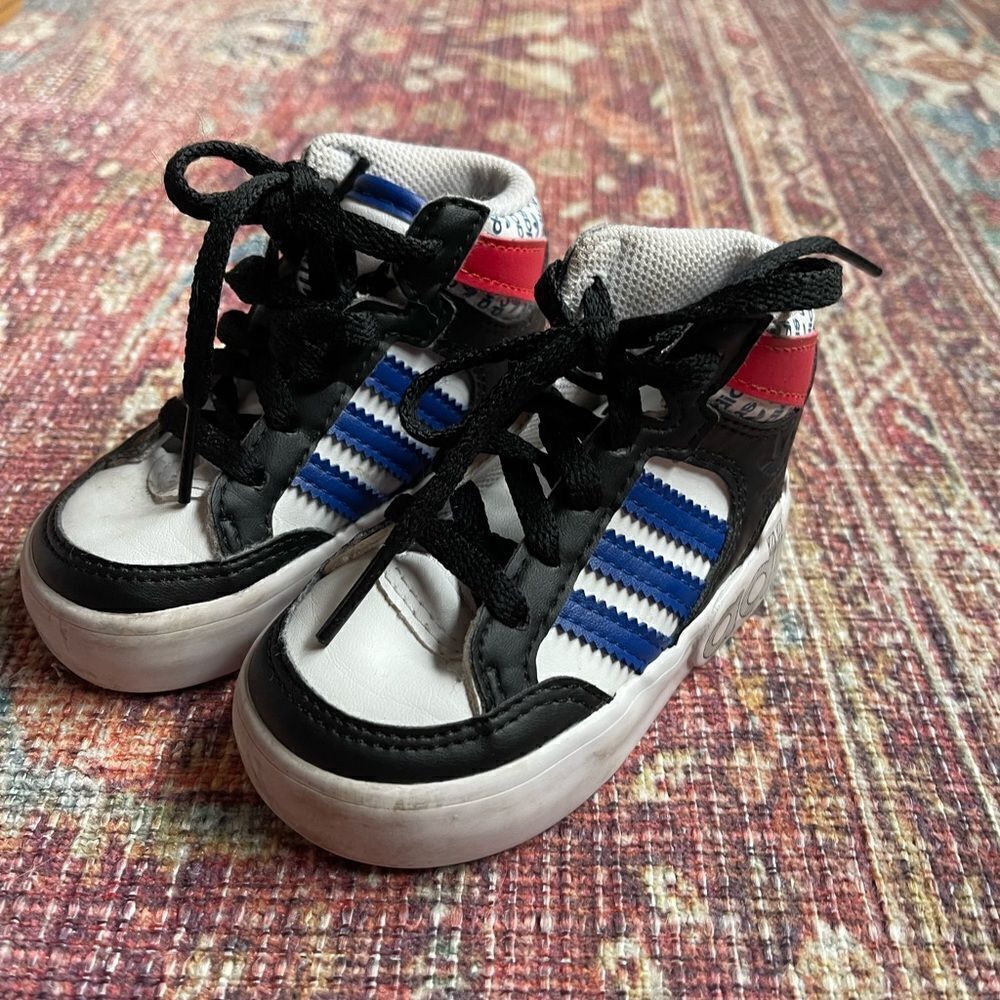 Adidas Infant boys size 4 High-Top Sneakers - Black, Blue, Red